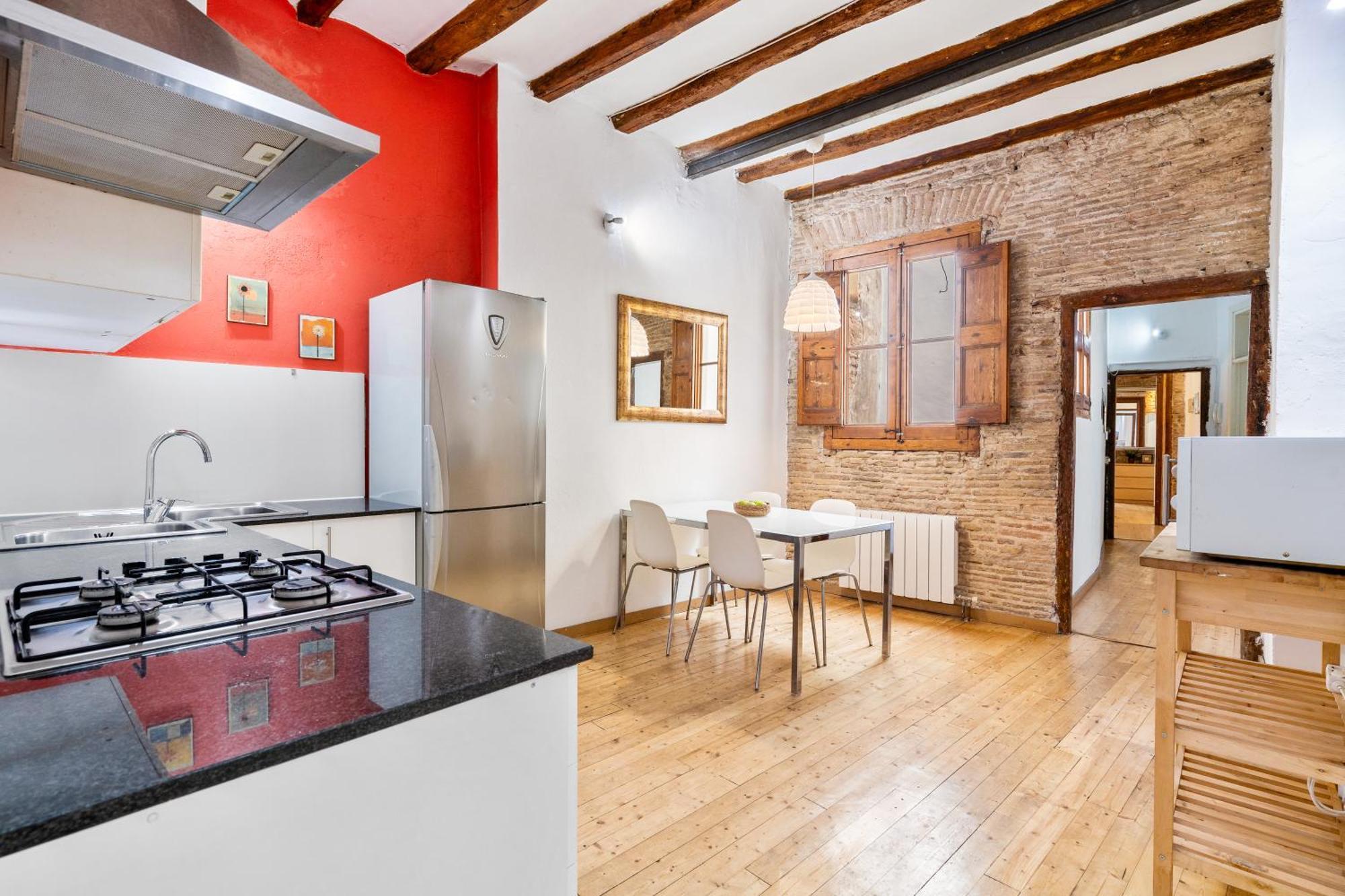 Stylish 2-bedroom In El Born Apartment *