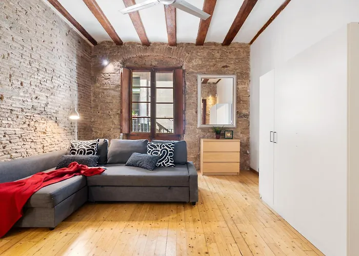 Stylish 2-Bedroom Apartment In El Born