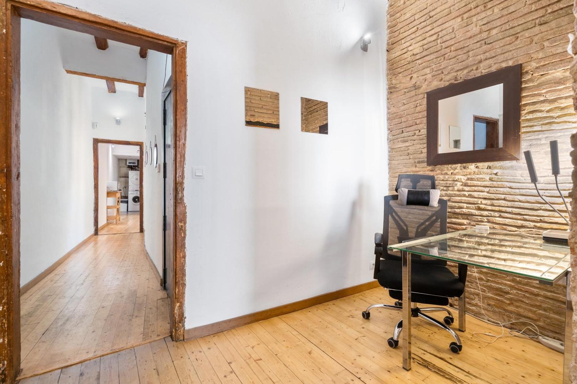 Stylish 2-bedroom In El Born Apartament Barcelona
